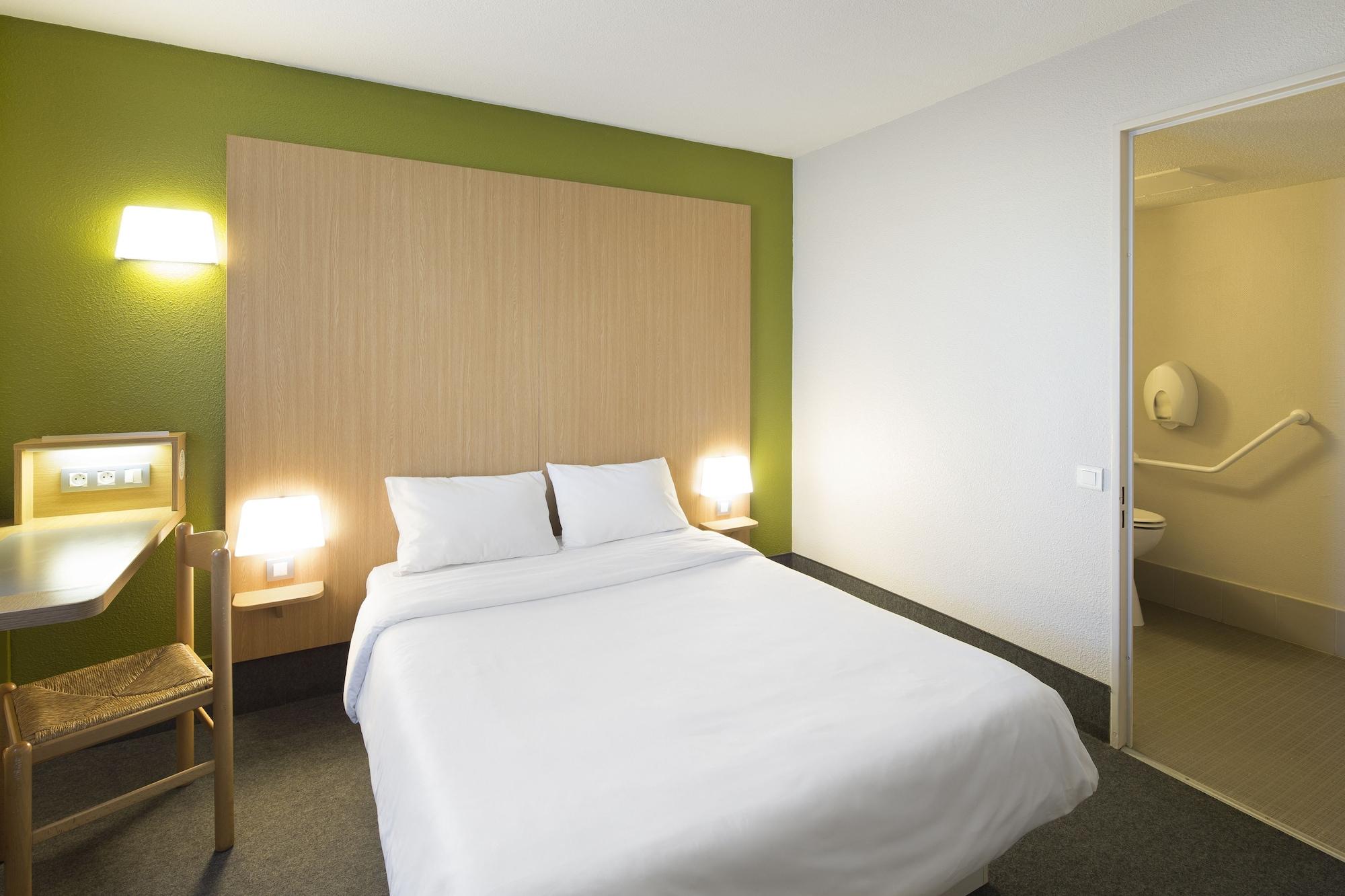 B&B Hotel Niort Marais Poitevin Est Exterior photo