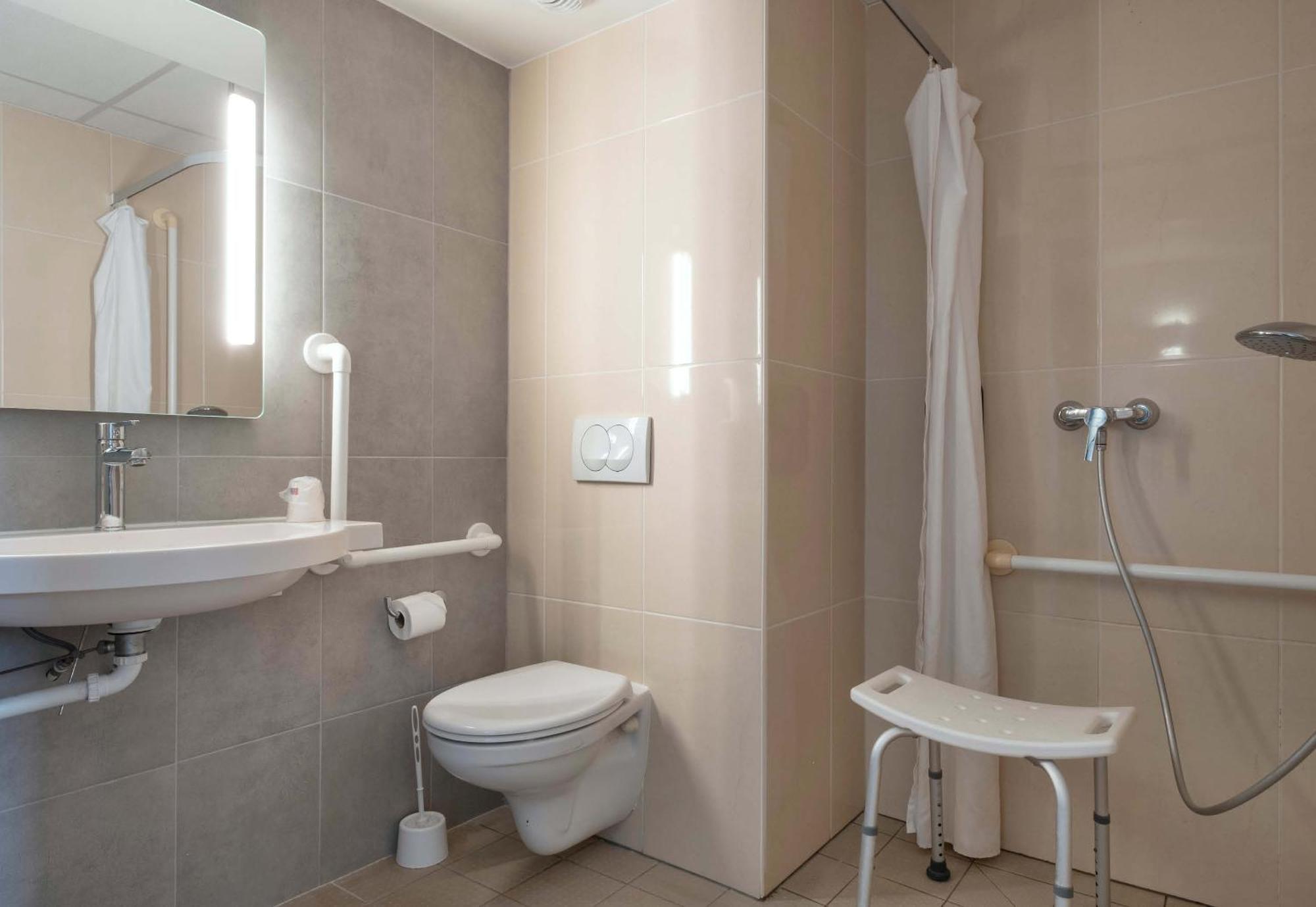 B&B Hotel Niort Marais Poitevin Est Exterior photo