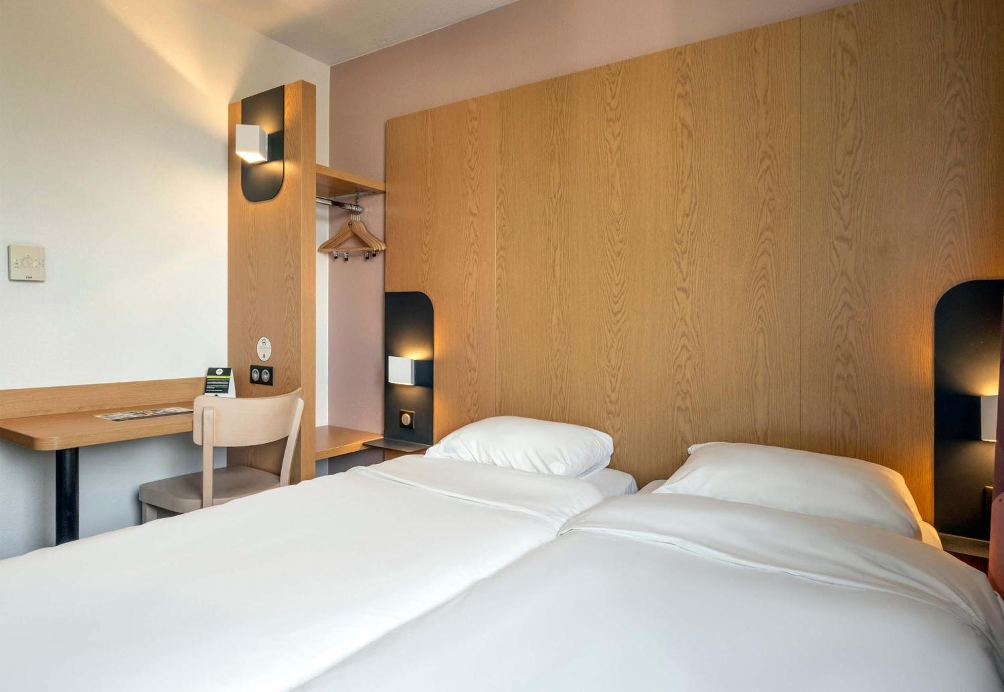 B&B Hotel Niort Marais Poitevin Est Exterior photo